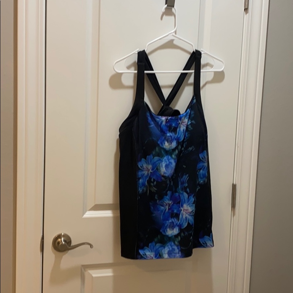 Workout tank top with built in bra